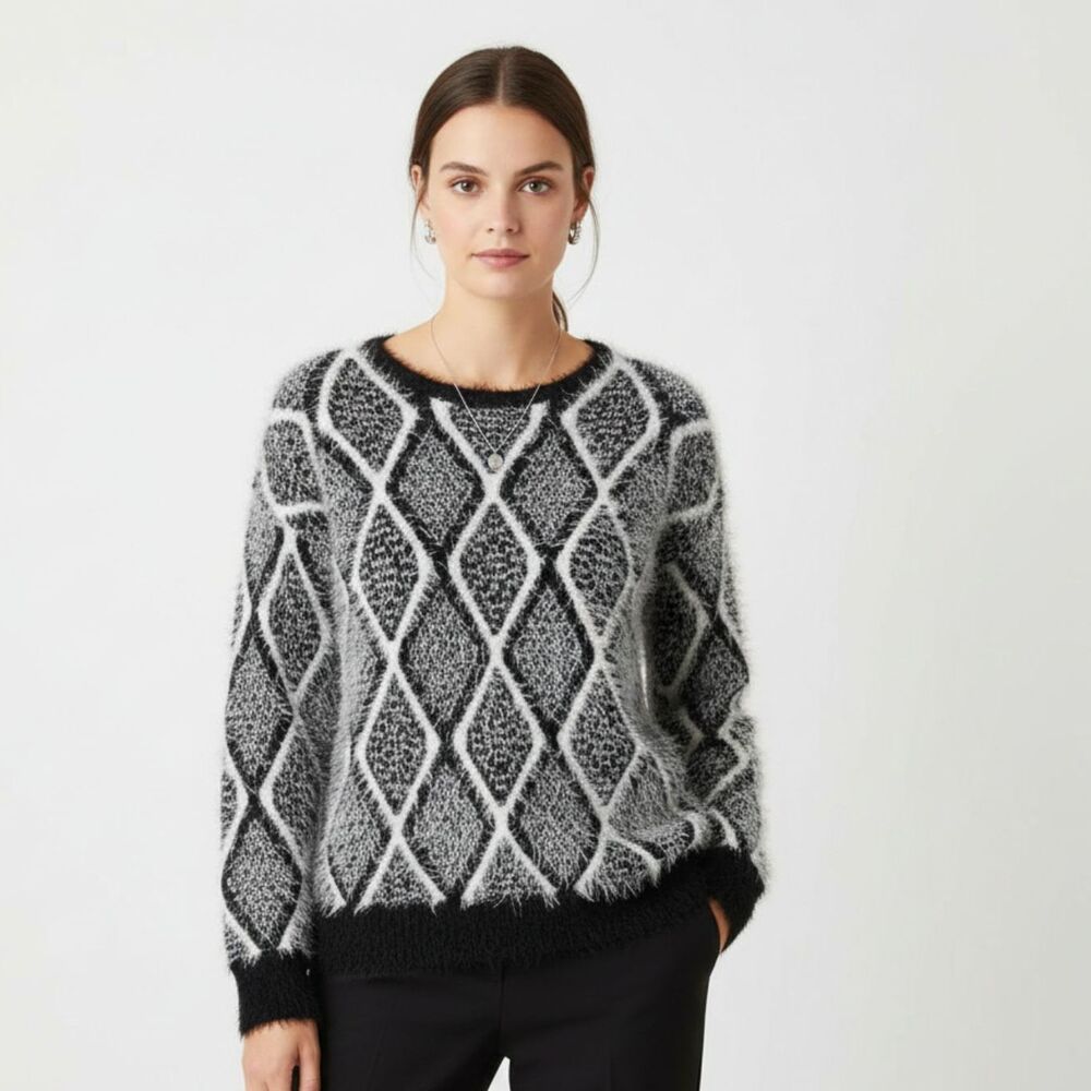 Cyrus Black & White Diamond Print Cozy Soft Long Sleeve Sweater S